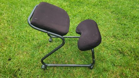 Kneeling Ergonomic  chair with wheels