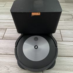 iRobot Roomba Vacuum 
