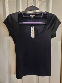 Womens NEW Garage sleek sweetheart tee. With tags never worn. Size S