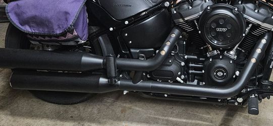 2020 HD Street Bob stock exhaust
