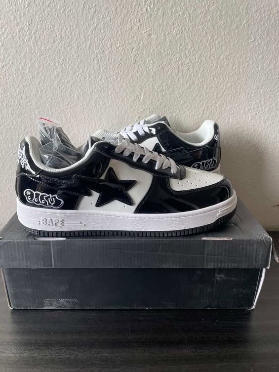 Doomsta Black And White