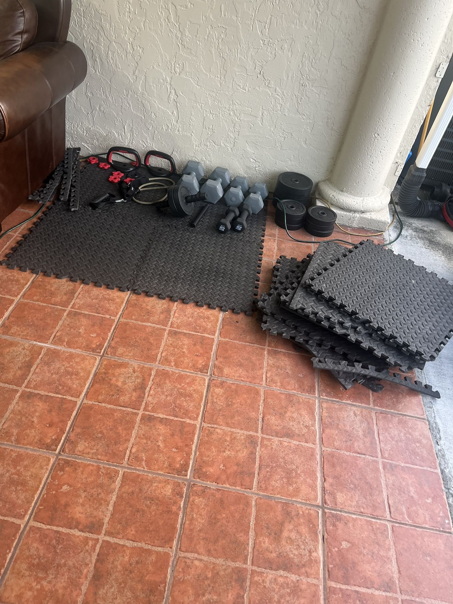 Home Gym Bundle – Dumbbells, Plates & 18 Floor Mats – Cheap