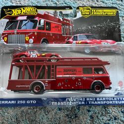 Hot Wheels Premium Team Transport Ferrari 