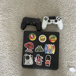 PS4 With two controllers