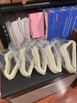 Amazon Basics Kids' Space-Saving Velvet Non-Slip Hangers (with Shoulder Notches), Durable, Ideal for Closet Organization, 11.6 Inches, Beige, Pack of