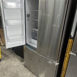 SAMSUNG REFRIGERATOR