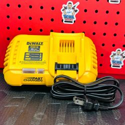 DEWALT 20V MAX / 60V MAX FLEXVOLT Lithium-Ion Fan Cooled Fast Battery Charger