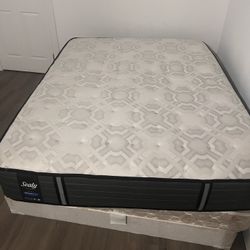 Display Model Queen Sealy Mattress ONLY NO BOX SPRING
