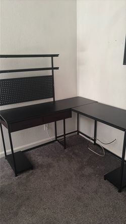Gaming desk