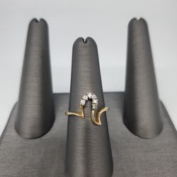 14kt Yellow Gold Diamond Ring