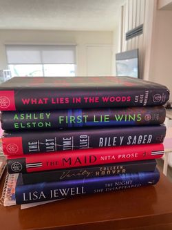 Good reads! 📖 Popular Reads Book lot