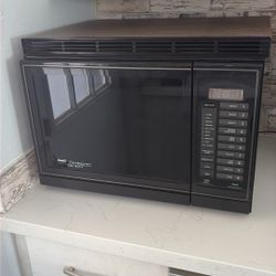 Amana Limited Edition 1000W Radarange Microwave Oven 