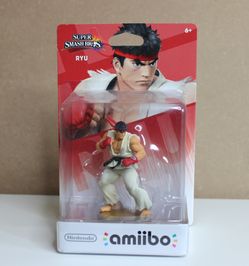 Ryu And Charizard Amiibo