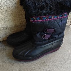 Winter Women's Size 8  Weather Proof Boot