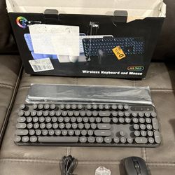 wireless KL302 keyboard & mouse lights up