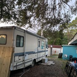 1990 Lexington Mallard RV.  28’ 