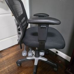 Ergonomic office chair