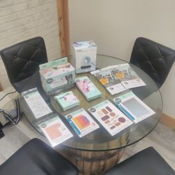 Sizzix Sidekick- Starter Kit  (with lots of accessories)
