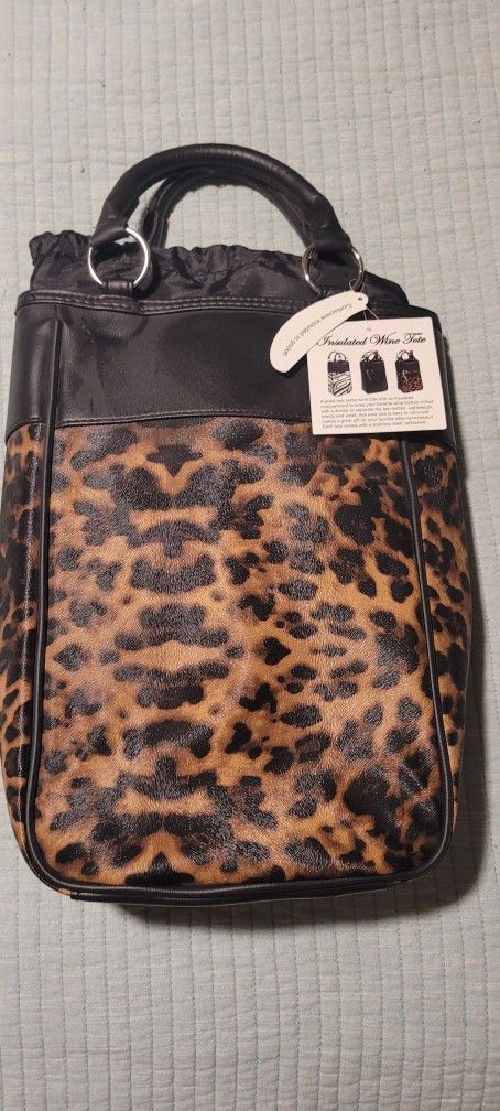 Insulated Wine Tote w Corkscrew