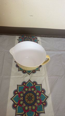 Mixing Bowl with Handle & Pour Spout