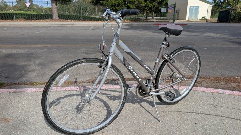 Women's Hybrid Bike Giant Womens Bicycle Rides Smooth 21 Speed