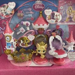 DISNEY PALACE PETS PAMPER & BEAUTY SALON SUMMER RAPUNZEL PLAYSET NEW WITH BOX OBO