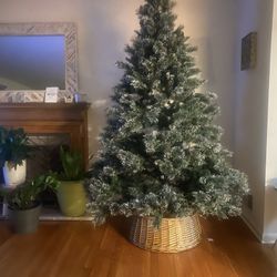 Christmas Tree 7.5 Ft