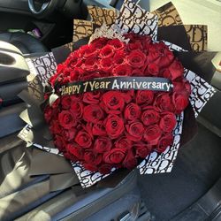 Beautiful  bouquet Dm To Place Your Valentine Order