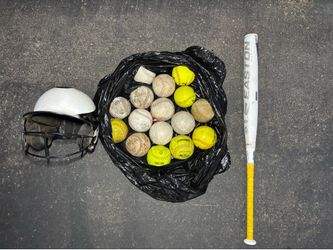 Girls Softball Bat in Really Good Condition 33” 23oz Drop 10 for ONLY $80