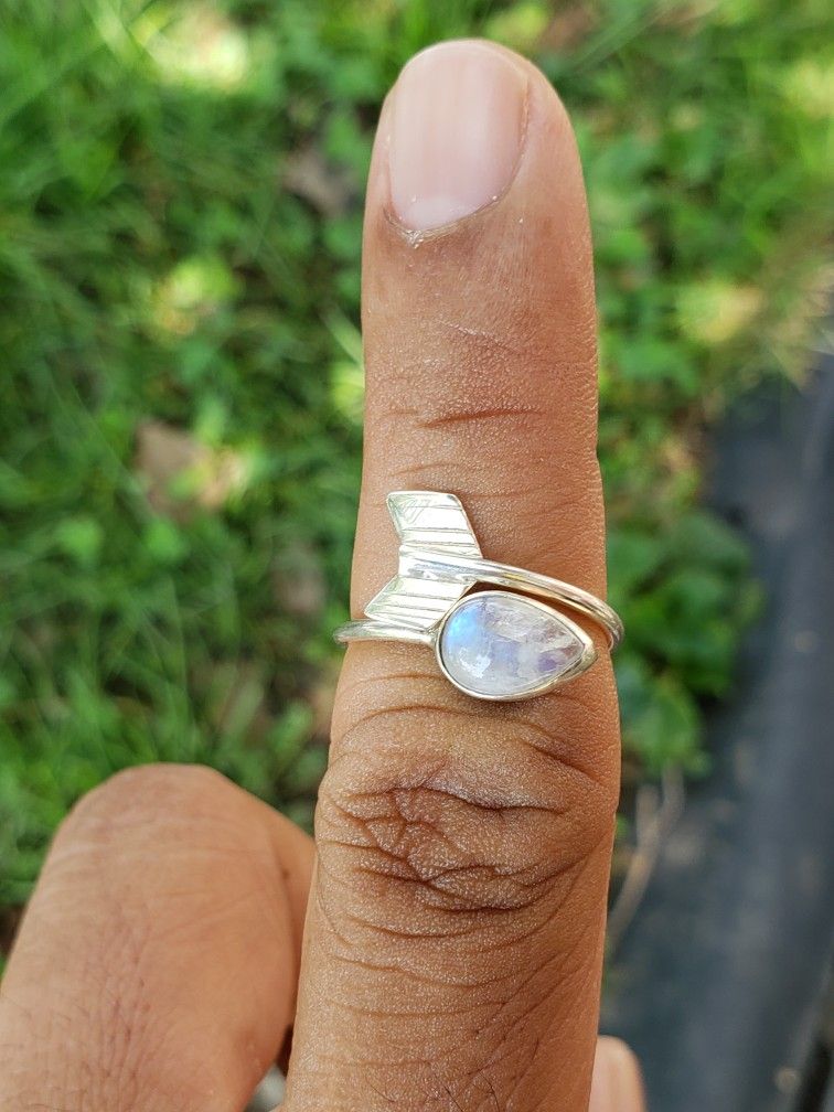 STERLING SILVER MOONSTONE ARROW RING SIZE 6