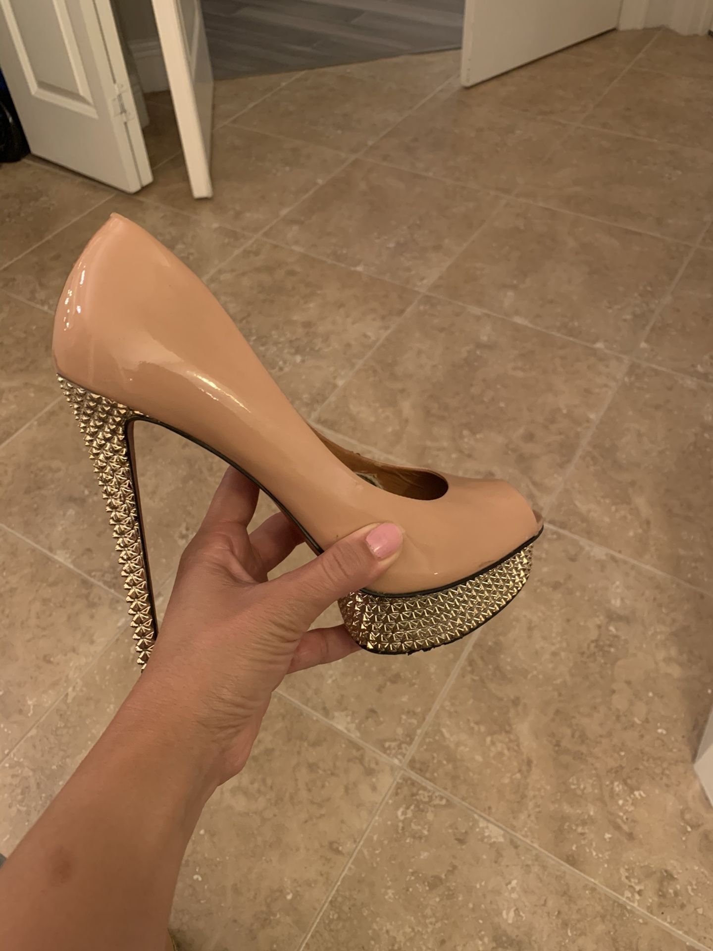 Shoes size 8