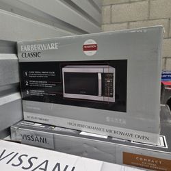 Farberware
Classic 0.7 cu. Ft. Countertop Microwave in Brushed Stainless Steel