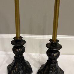 Christmas Candle Holder With Gold Candle Pair