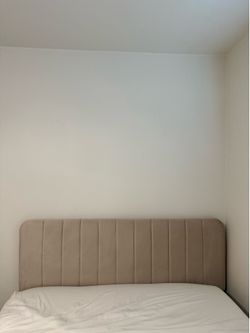 Bedframe Queen