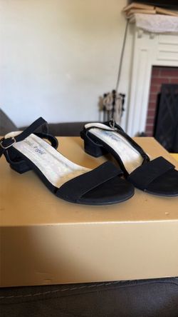 Girls shoes
