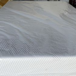 Purple plus mattress Brand New  King/cali king $650 ❌ $750with box spring   Queen size $550 ❌ $610with box spring   Full size $500 ❌ $560 with box spr