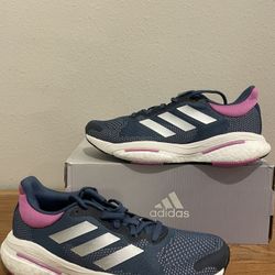Womens Adidas Solar Glide Size 6/7.5 Womens 