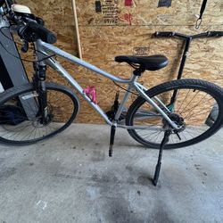 Woman’s Giant Bike