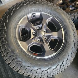 Jeep 17 Inch Rims With Falken Wild Peak A/T