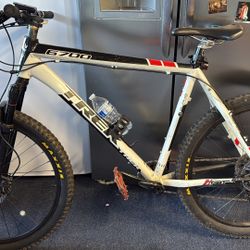 Trek 26’ XL Frame Hardtail