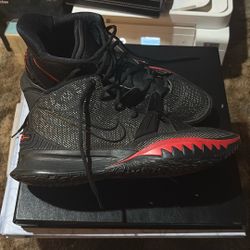 Kyrie Seven HO2O CQ9326-001