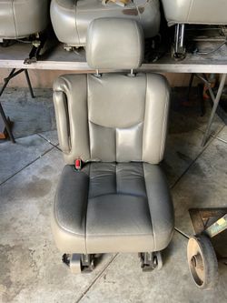 Yukon Denali xl (LR ) rear seat