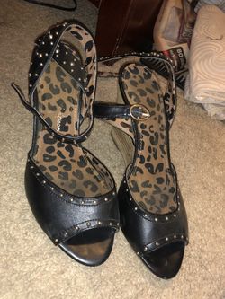 Jessica Simpson Black Wedges