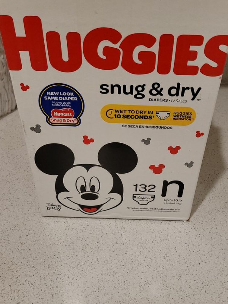New Huggies Snug & Dry Diapers. Newborn.