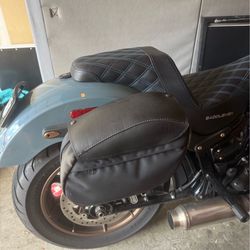 Saddle bags