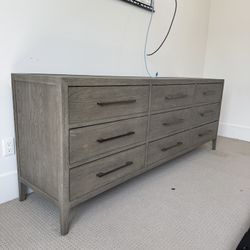 Restoration Hardware Dresser – Solid Wood, High-End RH Quality – Excellent Condition 