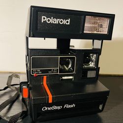 VINTAGE POLAROID CAMERA 