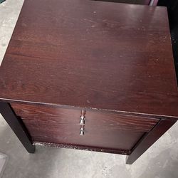 2 Drawer End Table 