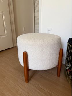 Sherpa Ottoman with wood legs