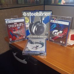 PS5 BUNDLE W/ WIRELESS HEADSET AND 3 GAMES 